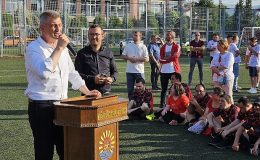 Gölcük Belediyesi´nin katkıları ile bu yıl 5.'si düzenlenen Köyler Arası Futbol Turnuvası'nda çekişmeli maçlar; Siretiye ve Sarısu arasında oynan maç ile başladı