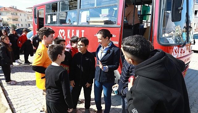 Efes Selçuk’ta öğrenciler mutlu başkan mutlu