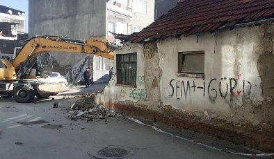 Osmangazi’de metruk bina temizliği