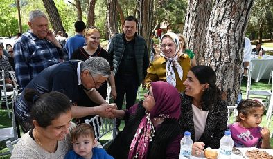 Başkan Topaloğlu’ndan belediye personeline yemek
