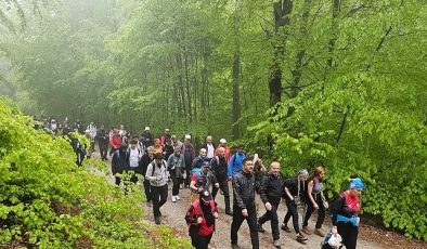 İnegöl’de 19 Mayıs Kutlamaları Doğa Yürüyüşü İle Başladı