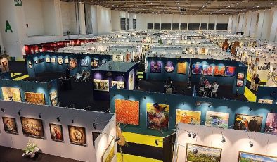 İzmir’de sanat ve antika fuarına yoğun ilgi