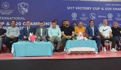 Kemer’de Uluslararası Güreş Heyecanı