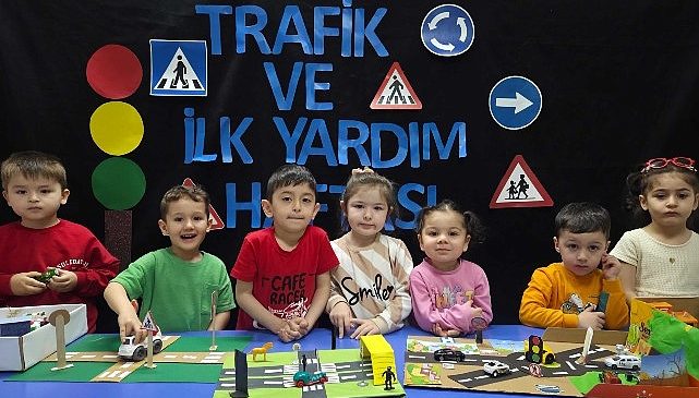 Trafik kurallarını eğlenerek öğrendiler